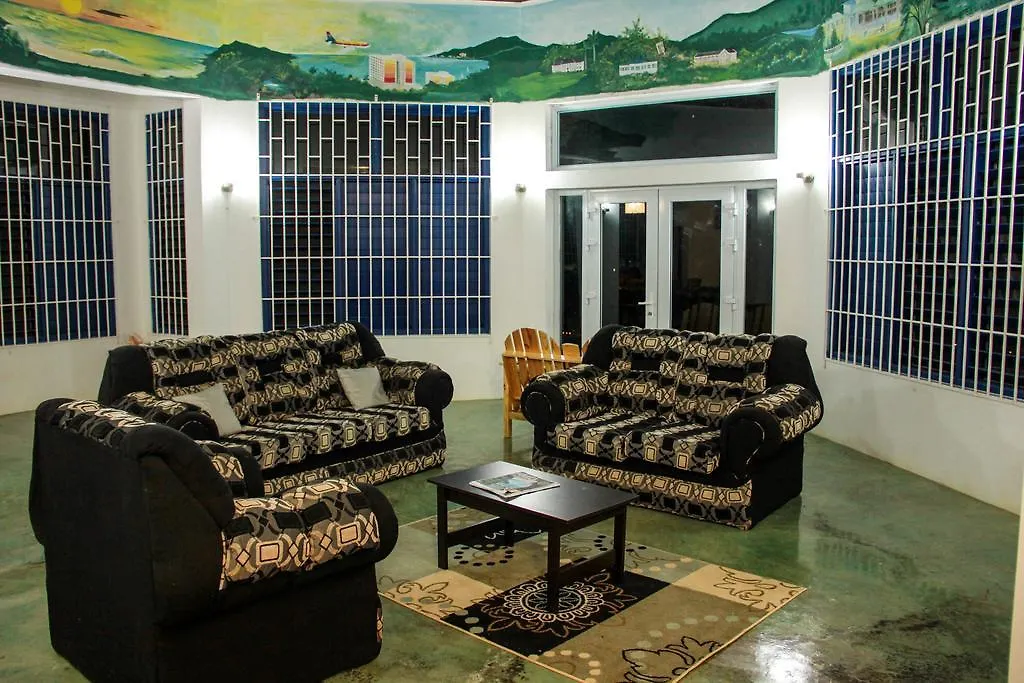 Sunshine Lodge: Your Home Away From Home Montego Bay