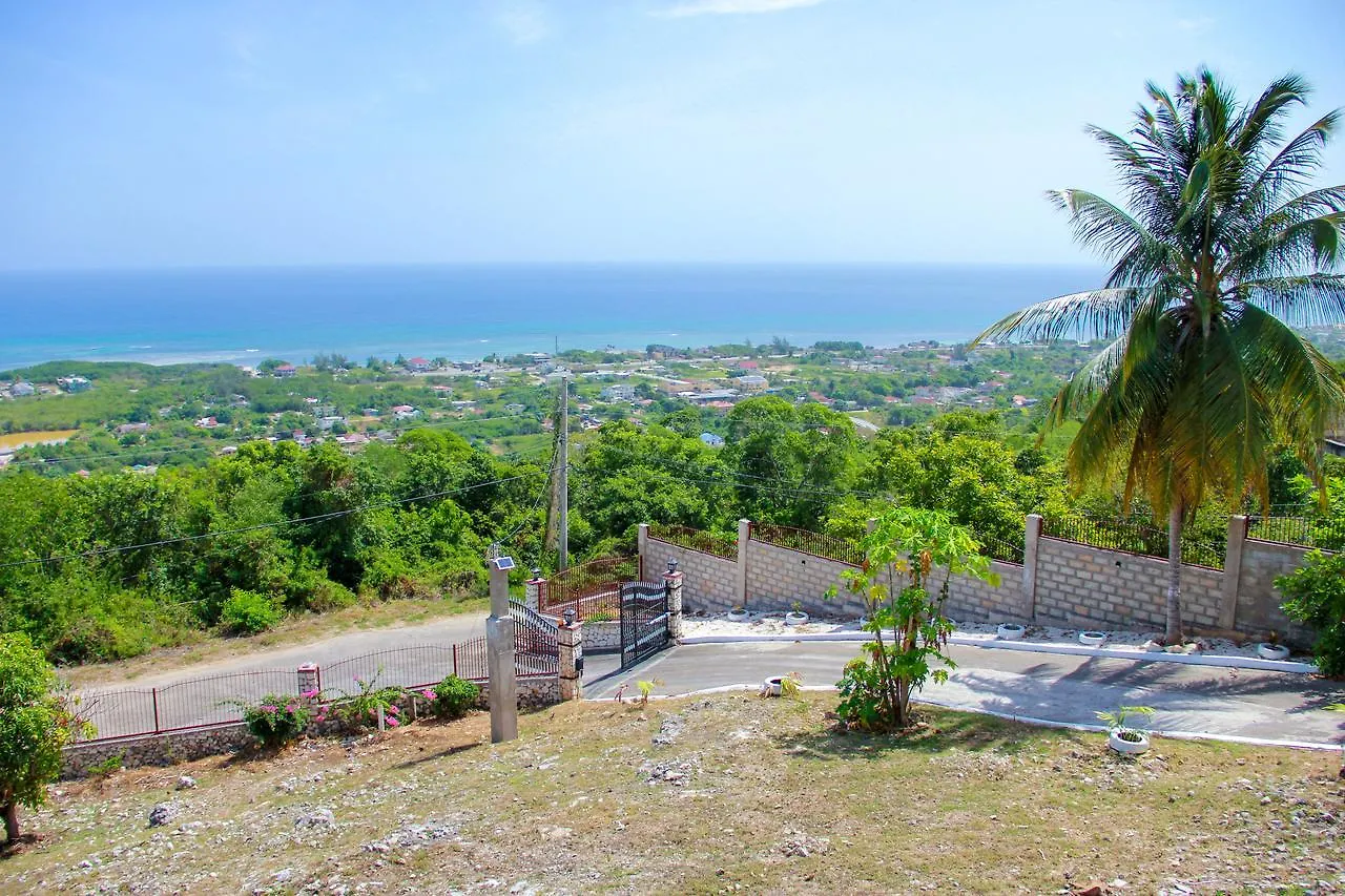 Sunshine Lodge: Your Home Away From Home Montego Bay